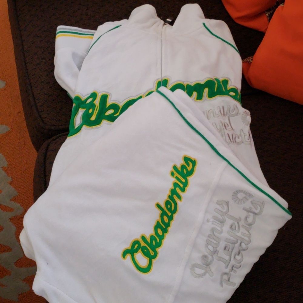 Valore jogging suit - Picture 3 of 3